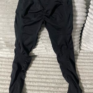 Yoga scrunch butt pants (2)